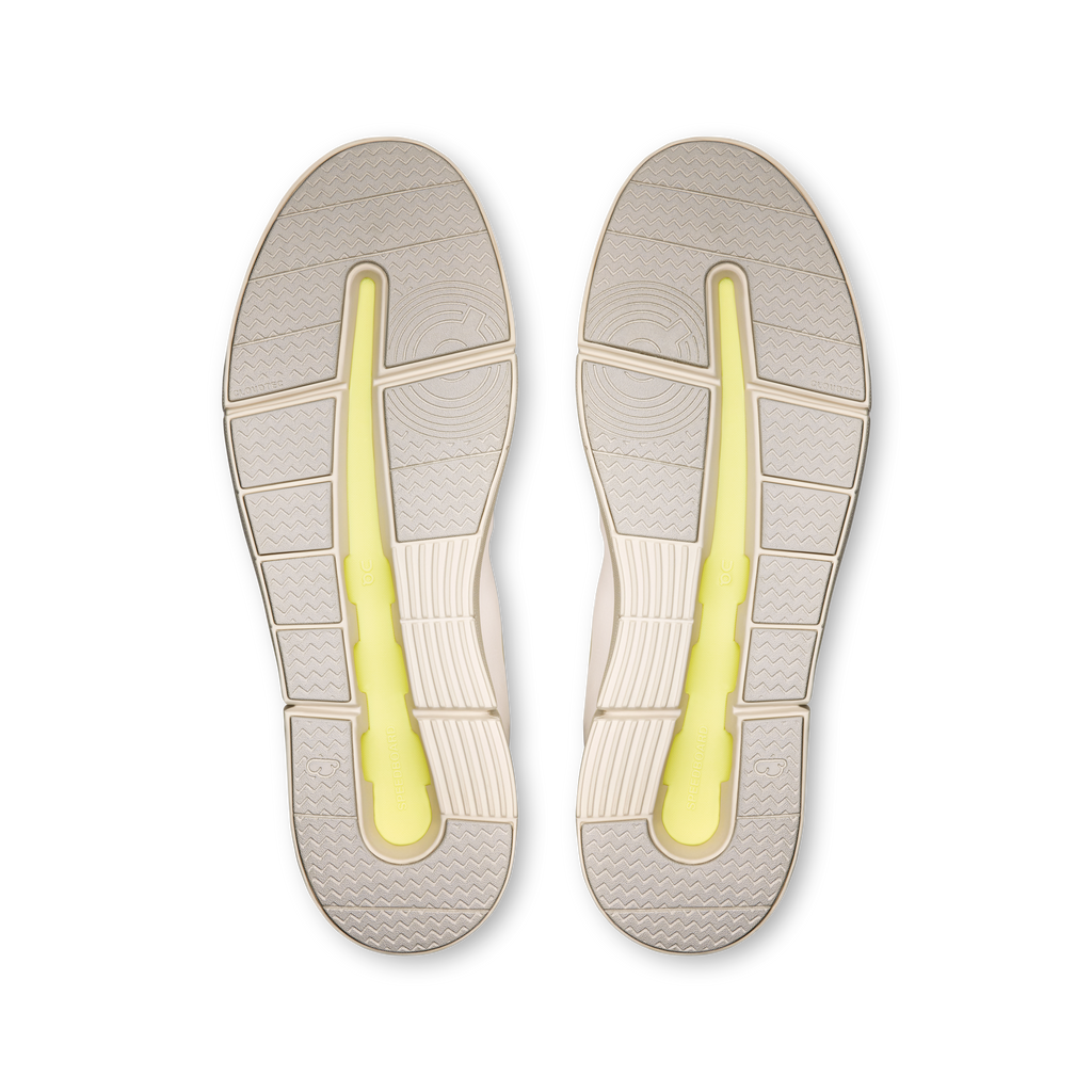 On Running Men's The Roger Advantage Shoes - Ivory / Evergreen
