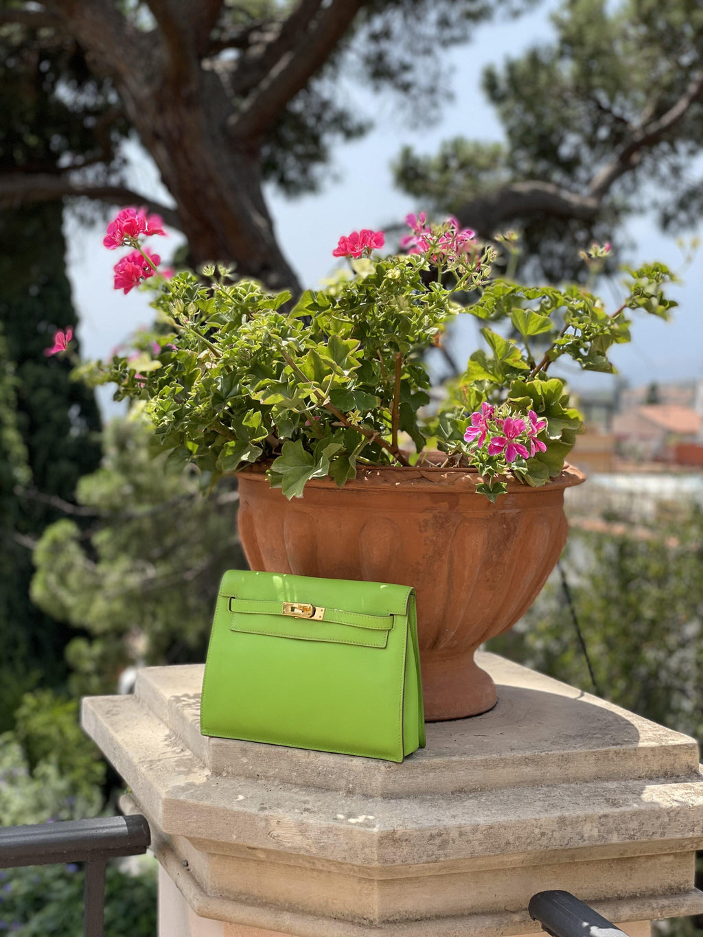 Hermes Kelly Danse II Vert Cru Swift with Gold Hardware